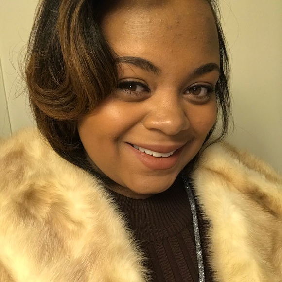 Meet your Posher!!! - Picture 5 of 5